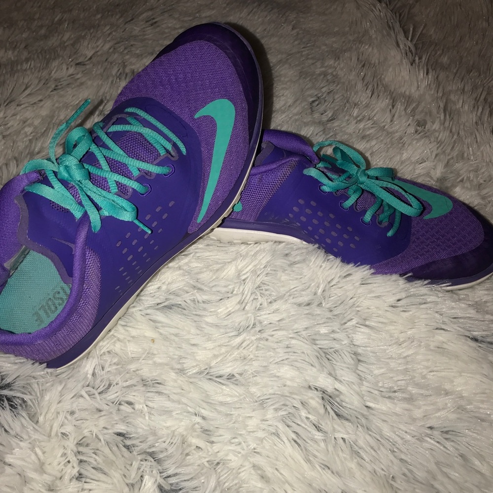 ✰ Nike Fitsole Tennis Shoes ✰
